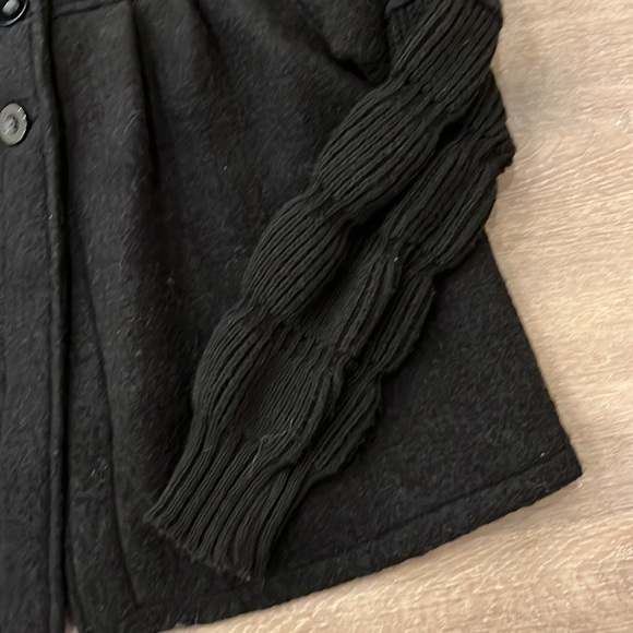 EUC OF WHITE LAMBSWOOL TOTALLY UNIQUE BLACK SWING CARDIGAN SWEATER - Picture 2 of 8